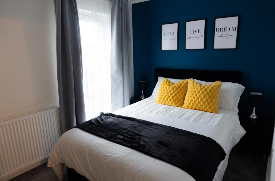 Stylish House With Private Parking Vila Glasgow Exterior foto
