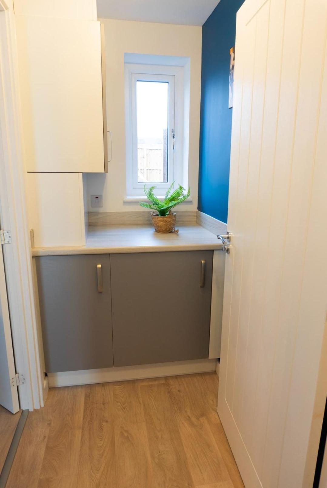Stylish House With Private Parking Vila Glasgow Exterior foto
